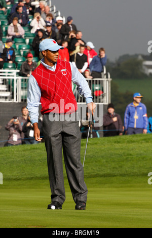 Amerikanischen Golfer Tiger Woods auf dem ersten Trainingstag 2010 Ryder Cup, Celtic Manor, Newport, Wales Stockfoto