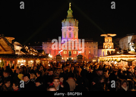 Weihnachtsmarkt am Schloss Charlottenburg Burg, Berlin, Deutschland, Europa Stockfoto