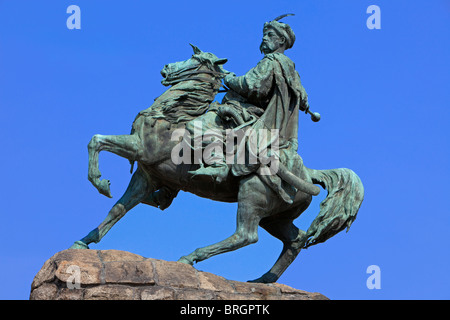 Reiterstatue von Bohdan Khmelnytsky (1595-1657), dem ersten Kosakenhetmann des saporizischen Gastgebers, am Sophia-Platz in Kiew, Ukraine Stockfoto