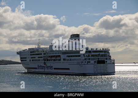 MV Pont Aven eine Roro-Flaggschiff Brittany Ferries Unternehmens Fähre ausgehende von Plymouth Ferry Port South Devon England UK Stockfoto