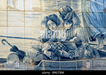 Azulejo-Paneele in Sao Bento Station, Porto, Portugal. Insbesondere. Stockfoto