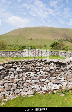 Die alten Quäker Gräberfeld in remote-Landschaft fiel Ende, NE Sedbergh, Cumbria Stockfoto