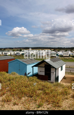 HEACHAM STRANDHÜTTEN UND CAMPINGPLATZ. NORTH NORFOLK UK. Stockfoto