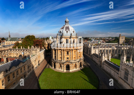 Radcliffe Camera und Oxford Colleges angesehen von Str. Marys Kirche - Herbst früh 3 Stockfoto