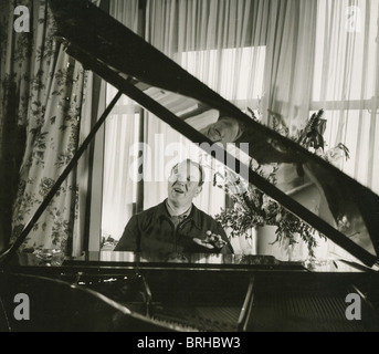 RICHARD TAUBER (1891-1948), österreichischer Tenor im Pierre Hotel in New York im Jahr 1946 Stockfoto