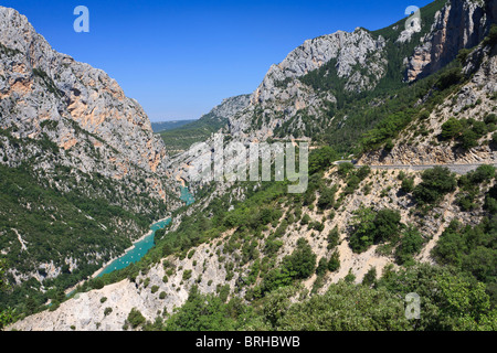 Der Fluss Verdon fließt durch die Gorge Du Verdon, Provence, Frankreich Stockfoto