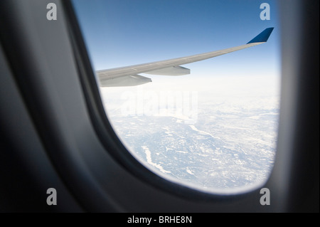 Blick aus dem Flugzeugfenster Stockfoto