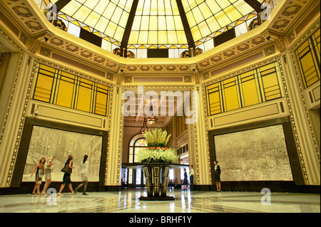 Der Bund, Shanghai, China. Achteckige Oberlicht im Art-Déco-1929 Cathay Hotel, jetzt das Peace Hotel. Genommen 2010 nach der Restaurierung Stockfoto