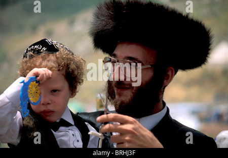 Israel, oberen Galiläa, Halaka ersten Haarschnitt Zeremonie in Meron auf Lag B'Omer Stockfoto