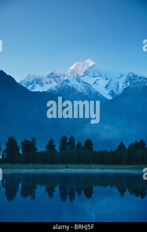 Lake Matheson und Mount Tasman, Westland Tai Poutini Nationalpark, West Coast, Südinsel, Neuseeland Stockfoto