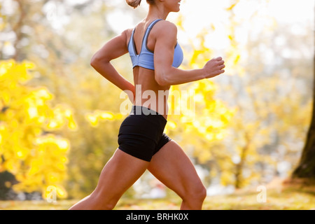 Frau läuft im Park, Seattle, Washington, USA Stockfoto