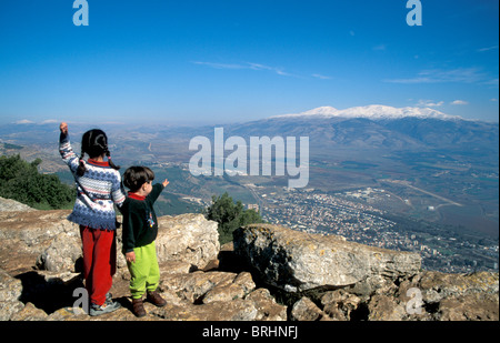 Israel, oberen Galiläa, einen Blick auf das Hula-Tal und die Golan-Höhen von Manara Cliff Stockfoto