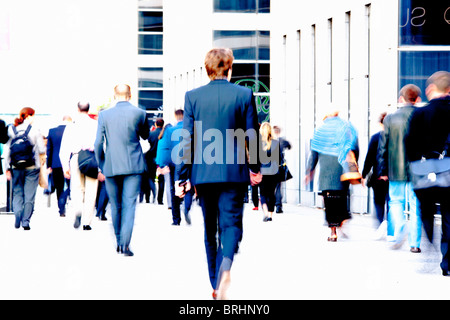 Paris, Crowd zum Finanzviertel, La Défense Stockfoto