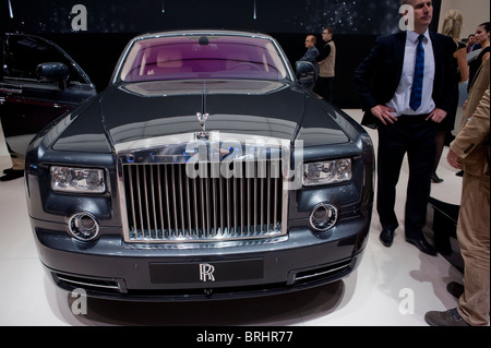 Paris, Frankreich, Paris Car Show, Rolls Royce, (350.000 €) Rich Luxury Limousine, Phantom, teure Autos, Vorderansicht, Display Stockfoto