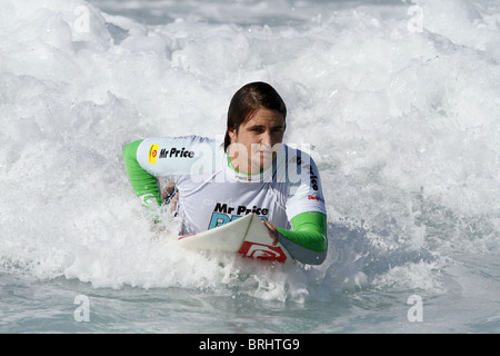 KYLE LANE SOUTH AFRICAN PRO SURFER SOUTH AFRICAN PRO SURFER BALLITO DOLPHIN COAST Südafrika 9. Juli 2010 Stockfoto