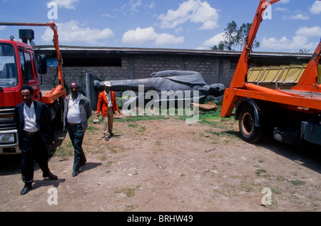 Eine Statue von Lenin übrig geblieben aus den Jahren Mengistu liegt schlafend in der Arbeit Hof in Addis Abeba. Äthiopien Stockfoto