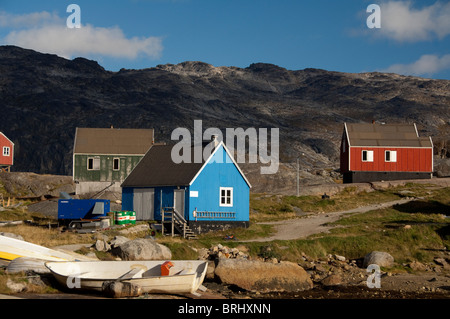 Grönland, Prinz Christian Sund (aka Prins Christian Sund). Kleinen abgelegenen Fischerdorf Siedlung von Augpilaqtoq. Stockfoto