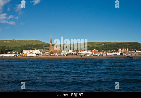 Meer-Fassade des Seebades Largs in North Ayrshire Schottland im frühen Abendlicht Stockfoto