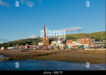 Meer-Fassade des Seebades Largs in North Ayrshire Schottland im frühen Abendlicht Stockfoto