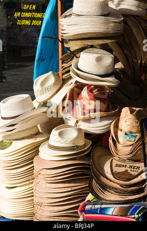 Mexiko, Cozumel. Souvenirhüte und Sombreros, San Miguel de Cozumel, Isla Cozumel, Cozumel Island. Stockfoto