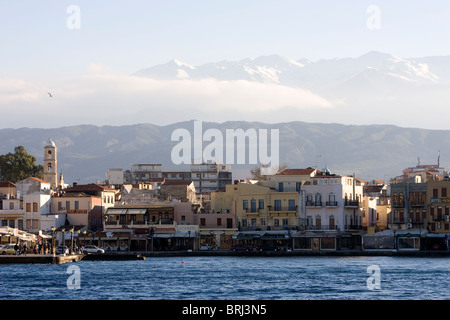 Ein Blick von Chania, die zweitgrößte Stadt der griechischen Insel Kreta. Stockfoto