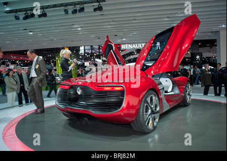 Paris, Frankreich, 'Paris Car Show', Renault Car, 'Concept Car', Original Elektroautos, zum Verkauf, Dezir, Rückansicht mit offenen Türen, Salon Auto frankreich Stockfoto