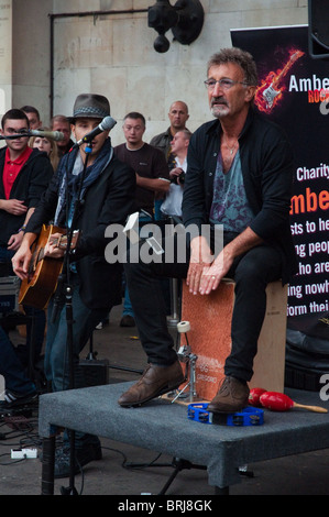 Eddie Jordan als Straßenmusikant in Covent Garden Stockfoto