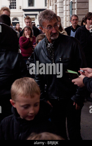 Eddie Jordan als Straßenmusikant in Covent Garden Stockfoto