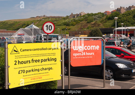 Tesco Shop speichern Supermarkt mit 2 Stunden kostenfreies Parken am Whitehaven, Cumbria, England, Großbritannien, Uk Stockfoto