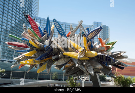Die Kanu-Skulptur vor dem Hotel Aria, Citicenter, Las Vegas USA Stockfoto