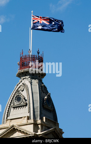 Collingwood Rathaus und australische Flagge, Melbourne, Victoria, Australien Stockfoto