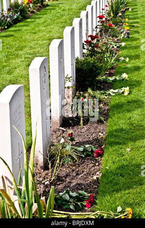 Soldatenfriedhof Oosterbeek, Niederlande. Die Gräber sind diejenigen der alliierten Soldaten, die während der WW2-Schlacht von Arnheim Stockfoto