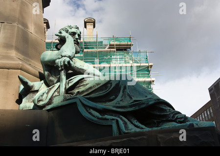 Ansicht von Robert Stephenson Denkmal im Stadtzentrum von Newcastle, Nord-Ost-England. Stockfoto