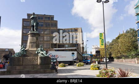 Ansicht von Robert Stephenson Denkmal im Stadtzentrum von Newcastle, Nord-Ost-England. Stockfoto