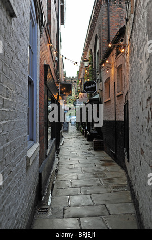 Die mittelalterliche Godstall Lane im Stadtzentrum von Chester UK Stockfoto