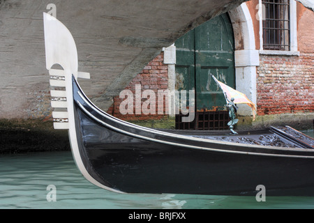Ferro am Bug des Gondela in Venedig Stockfoto