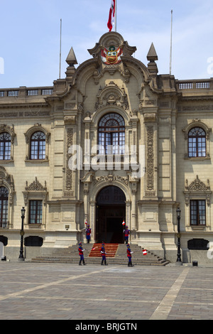 Palacio de Gobierno (Regierungspalast) Plaza de Armas Lima Peru Stockfoto