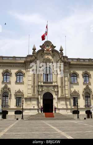 Palacio de Gobierno (Regierungspalast) Plaza de Armas Lima Peru Stockfoto