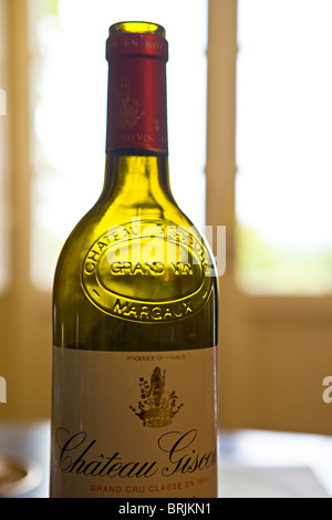 Leere Flasche Bordeaux-Wein Stockfoto