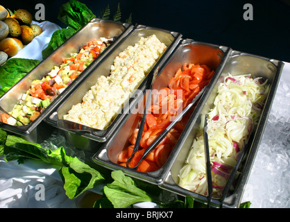 Gewürze auf einem Buffet-Tisch gelegt. Stockfoto