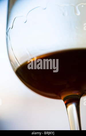 Tränen der Wein im Glas Wein Stockfoto