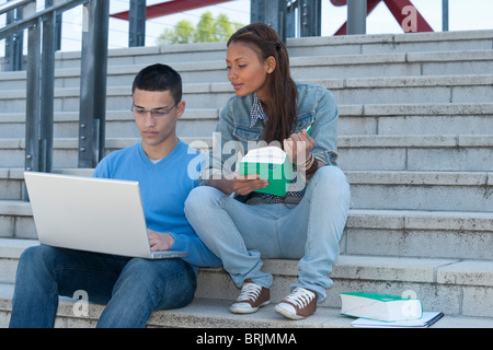 Paar studieren Stockfoto