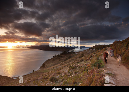 Titicaca-See in der Dämmerung, Bolivien Stockfoto