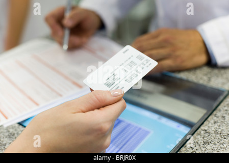 Krankenversicherung hilft Patienten, die medizinische Versorgung erhalten, die sie benötigen Stockfoto