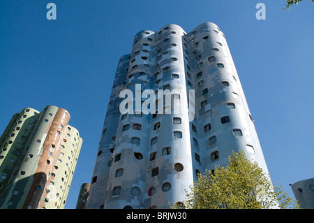 Aillaud des Towers in Nanterre - La Défense, in der Nähe von Paris: 70er Jahre (70) organische Architektur von Emile Aillaud (1977) Stockfoto