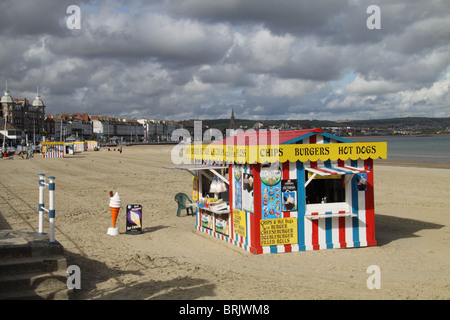 Imbiss-Kiosk auf Weymouth Sands in Dorset Stockfoto