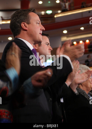 DAVID CAMERON MP PRIME MINISTER 3. Oktober 2010 die ICC BIRMINGHAM ENGLAND Stockfoto