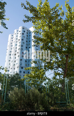 Aillaud des Towers in Nanterre - La Défense, in der Nähe von Paris: 70er Jahre (70) organische Architektur von Emile Aillaud (1977) Stockfoto