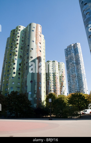 Aillaud des Towers in Nanterre - La Défense, in der Nähe von Paris: 70er Jahre (70) organische Architektur von Emile Aillaud (1977) Stockfoto