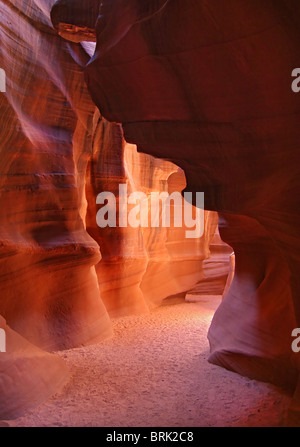 berühmten Antelope Canyon bei Page Arizona mit glatten Wänden orange Stockfoto